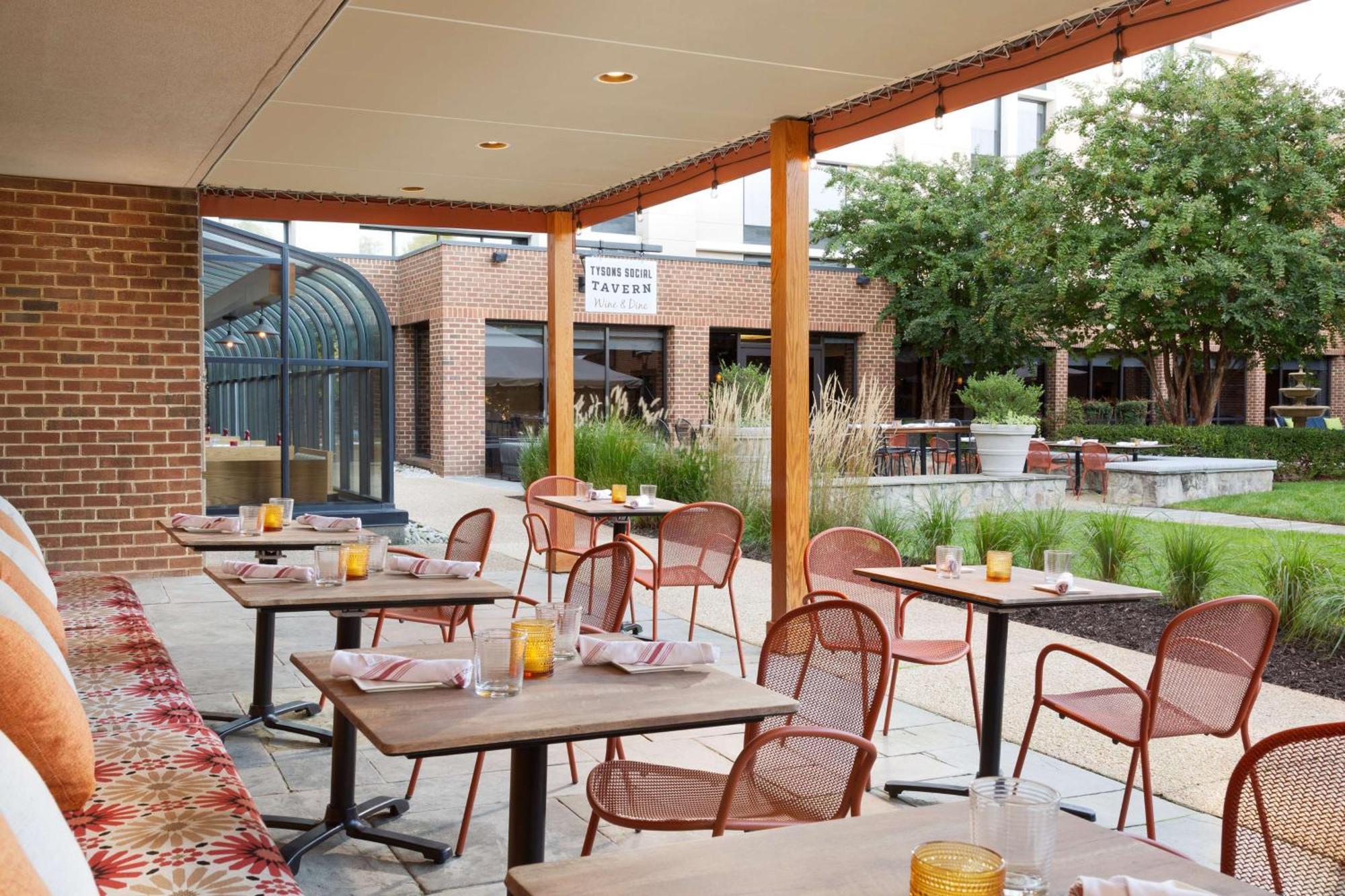 Doubletree By Hilton Mclean Tysons Hotel Tysons Corner Exterior foto